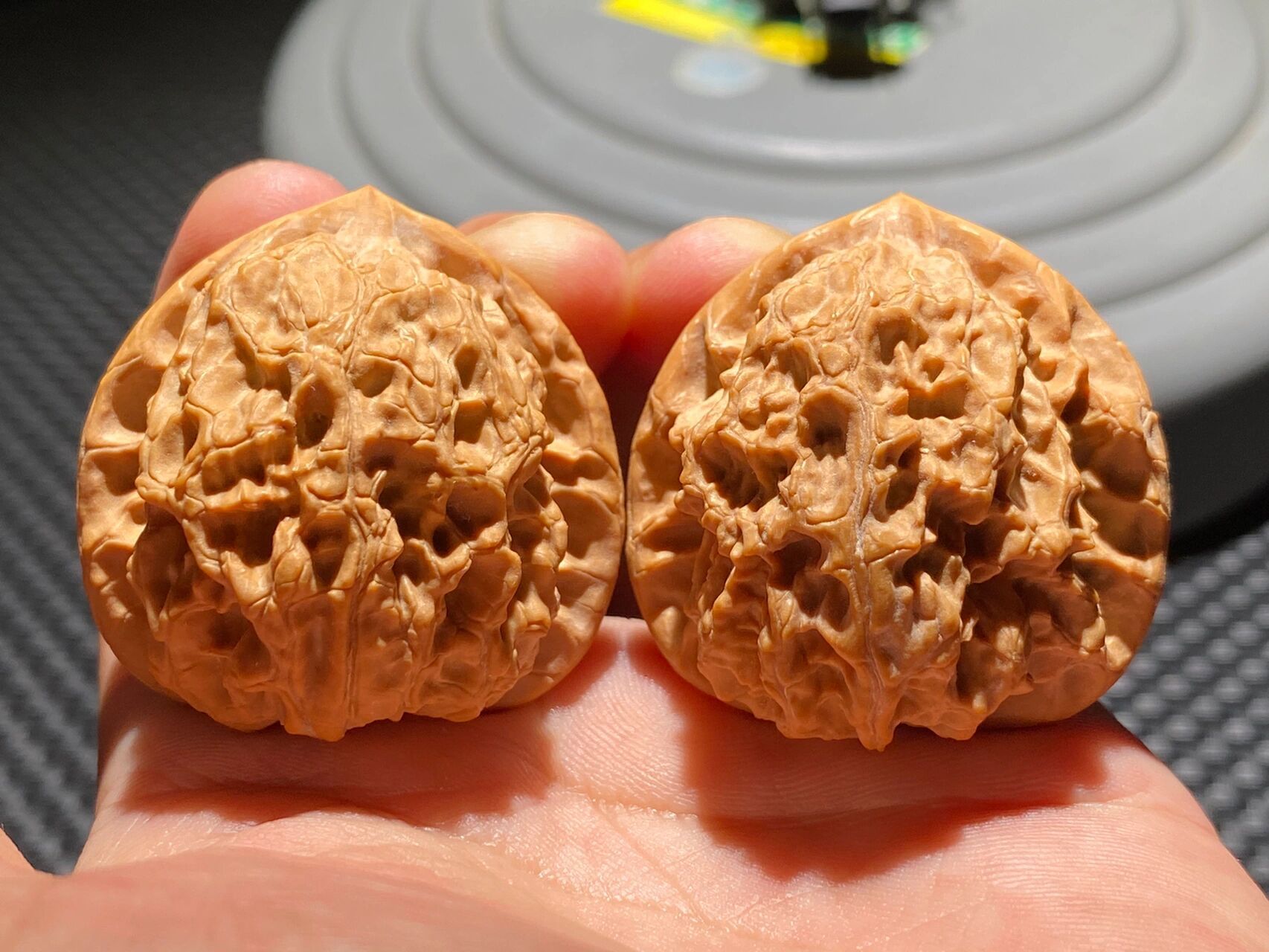 【科普贴】文玩核桃梨木台狮子头 98:名字的由来 	 梨木台狮子头是