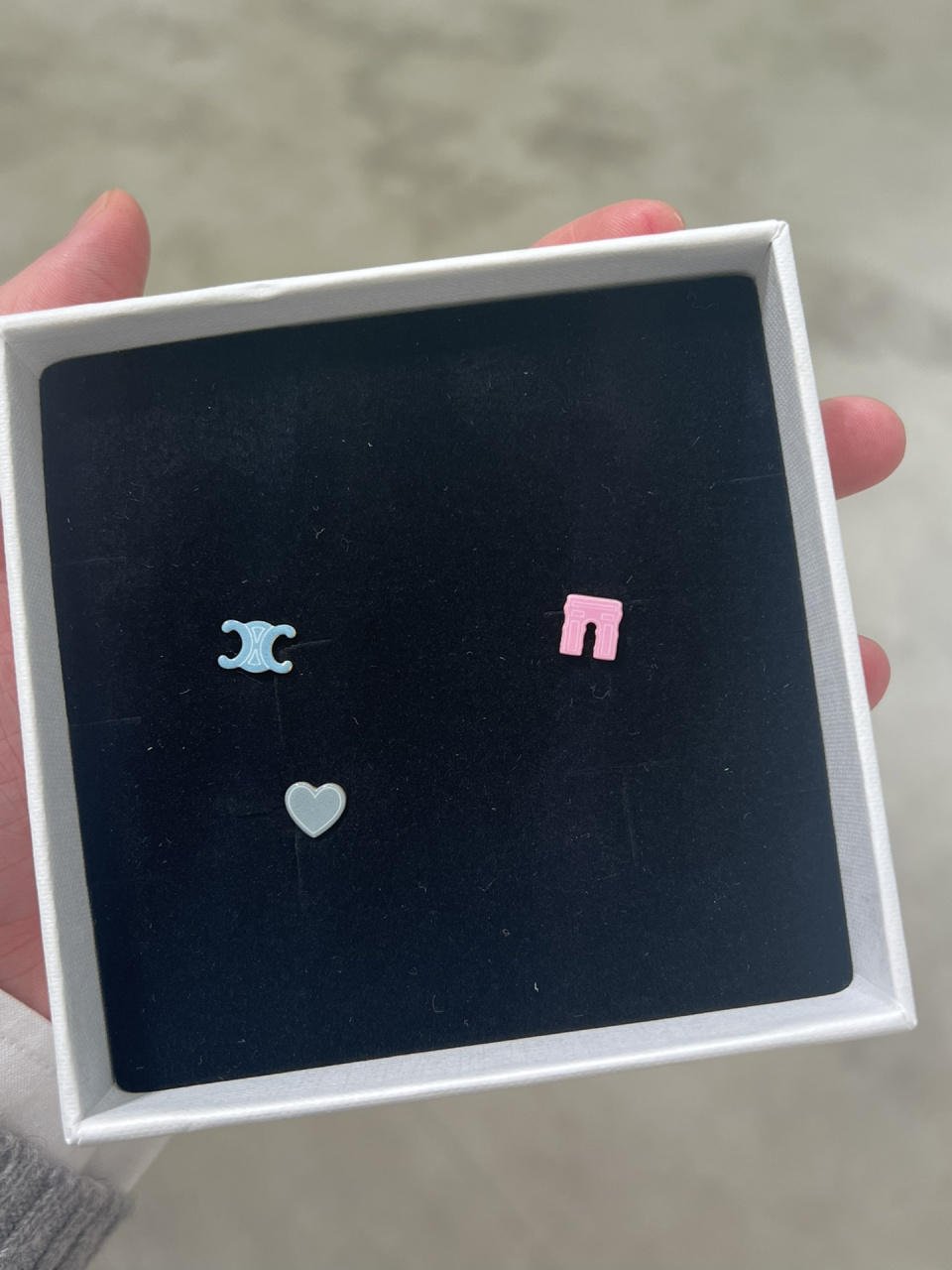 celine新年特别款耳钉 无敌可爱