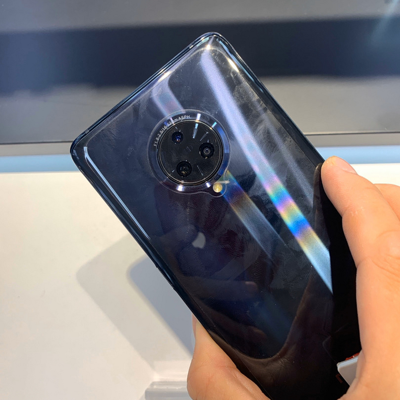 vivo nex3 5g版本 线下去体验了一下vivo nex3 5g版本,很漂亮,瀑布屏