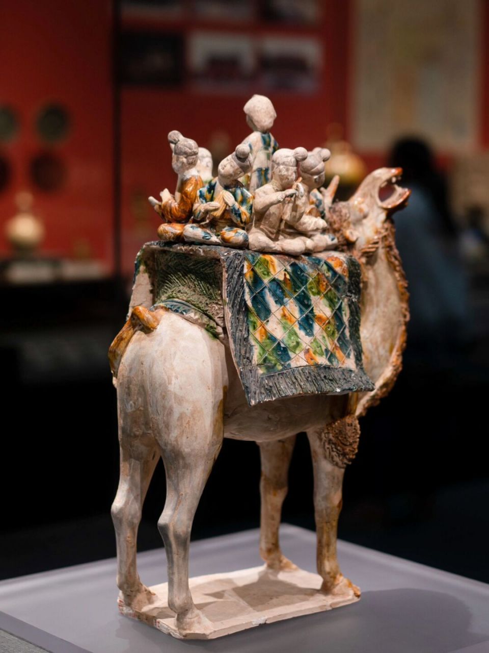 三彩载乐骆驼俑——西域来客的"大唐梦" 三彩骆驼载乐俑,1959年在陕西