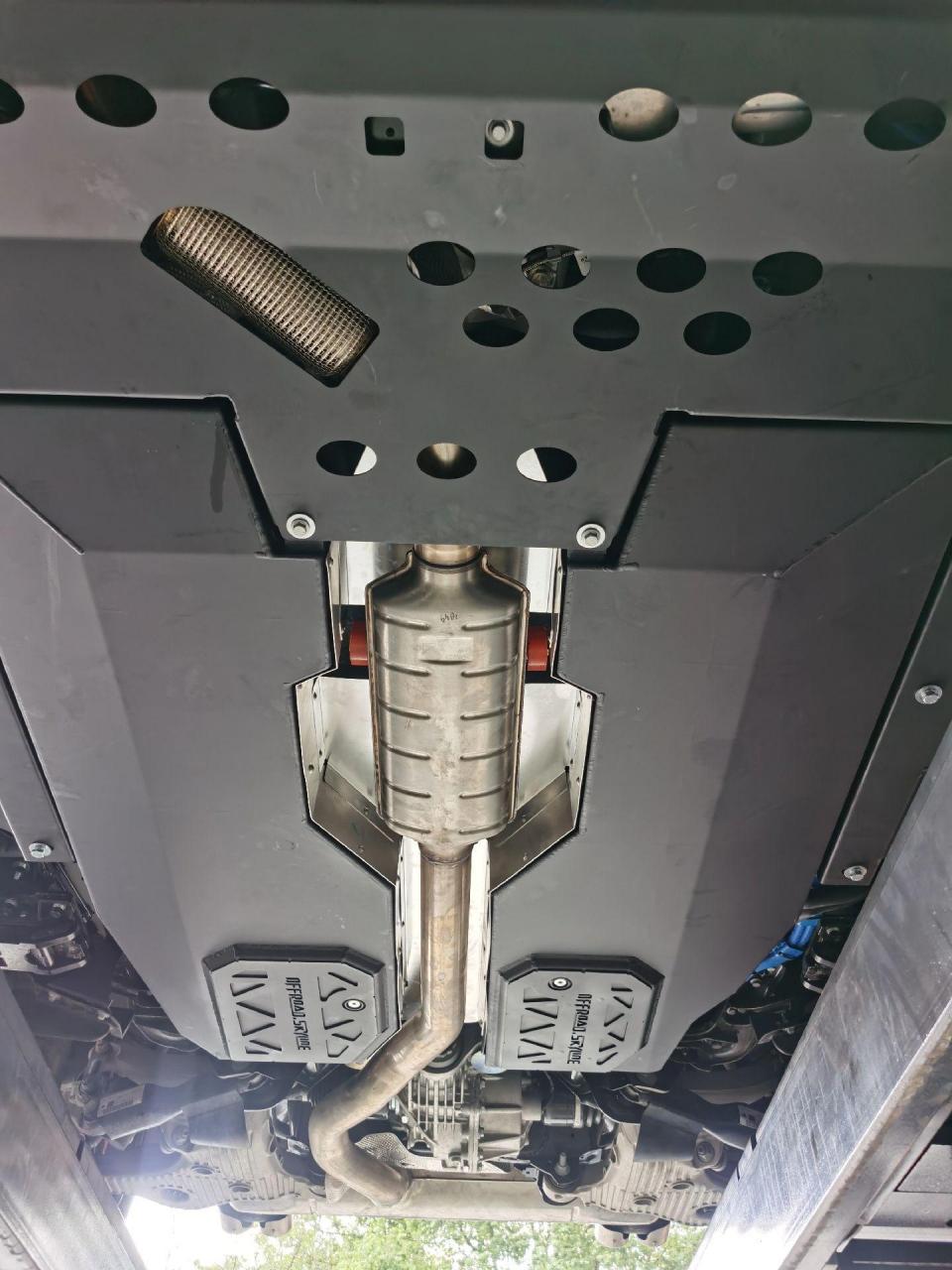 原车90升油箱 升级双油箱175升 路虎卫士升级改装