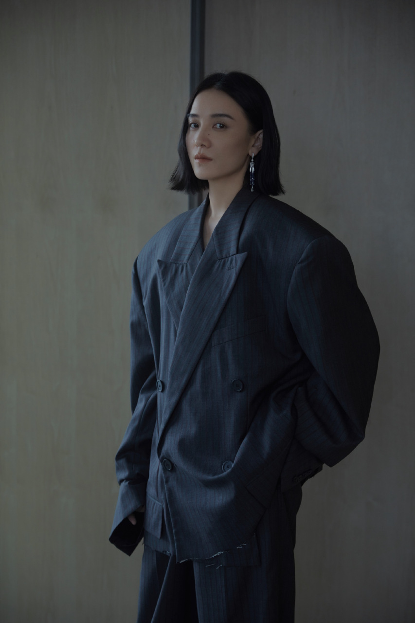 宋佳短发红毯造型:自由宁静,利落飒爽