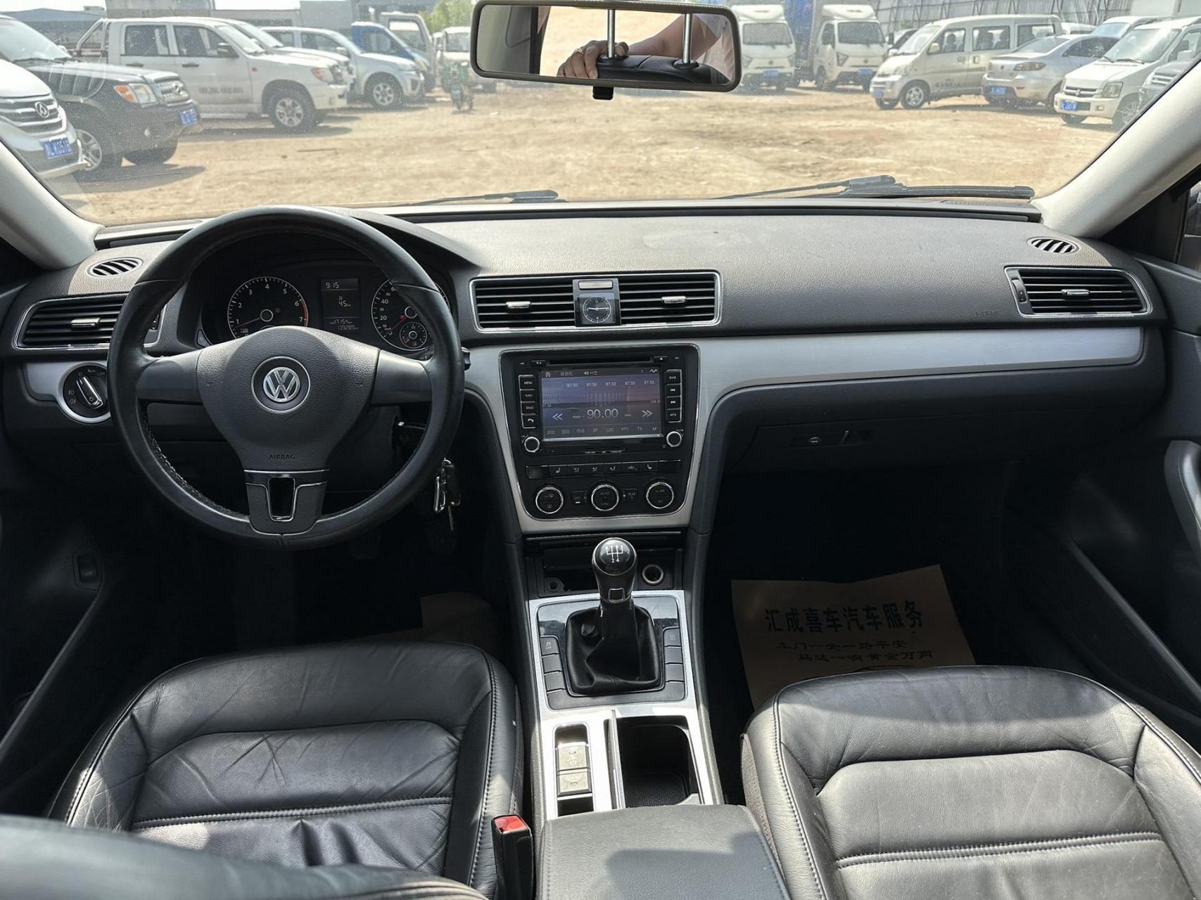 新到13年8月大众帕萨特,手动挡1.