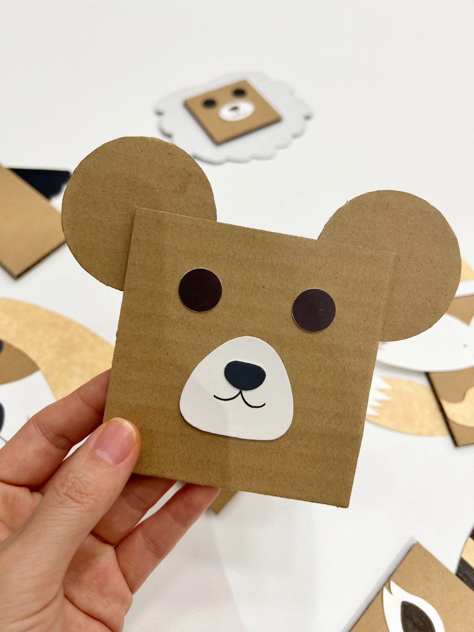 快递箱变废为宝|一组超简单的纸皮画小动物