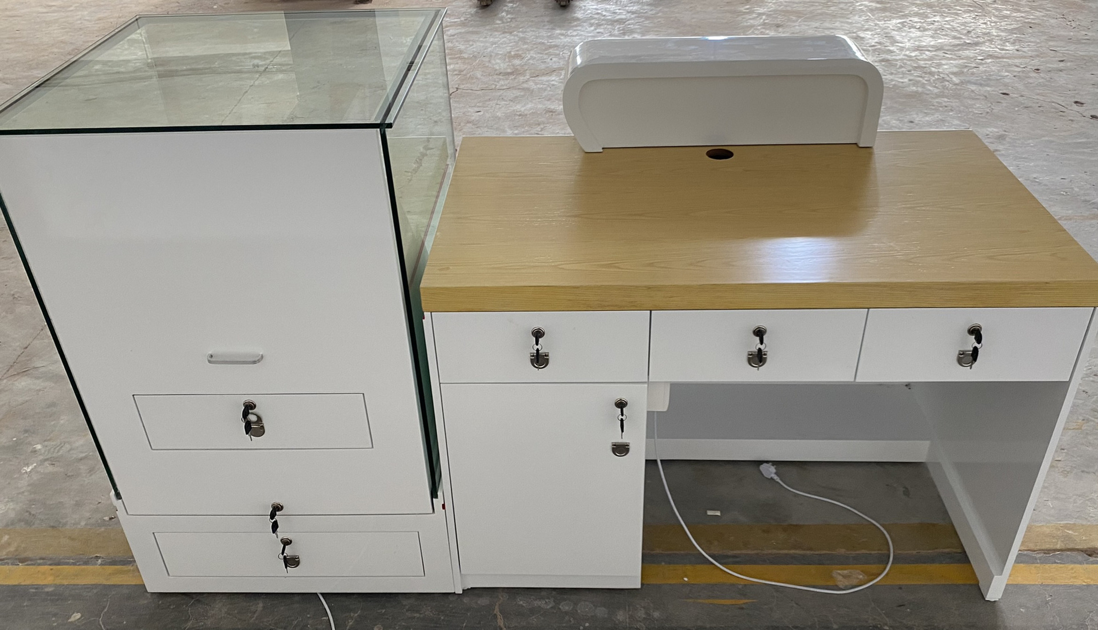 四川江苏新款福利彩票柜台玻璃销售刮票柜 四川江苏新款福利彩票柜台