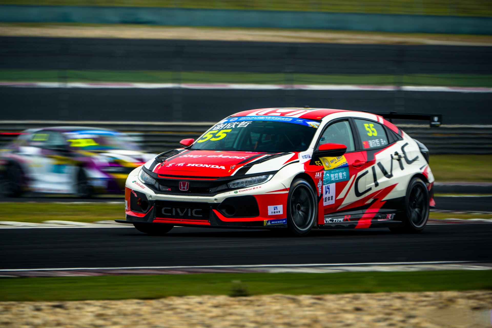 思域fk7 tcr赛车从推出到现在已经很多年了,全球一共卖出100台左右.