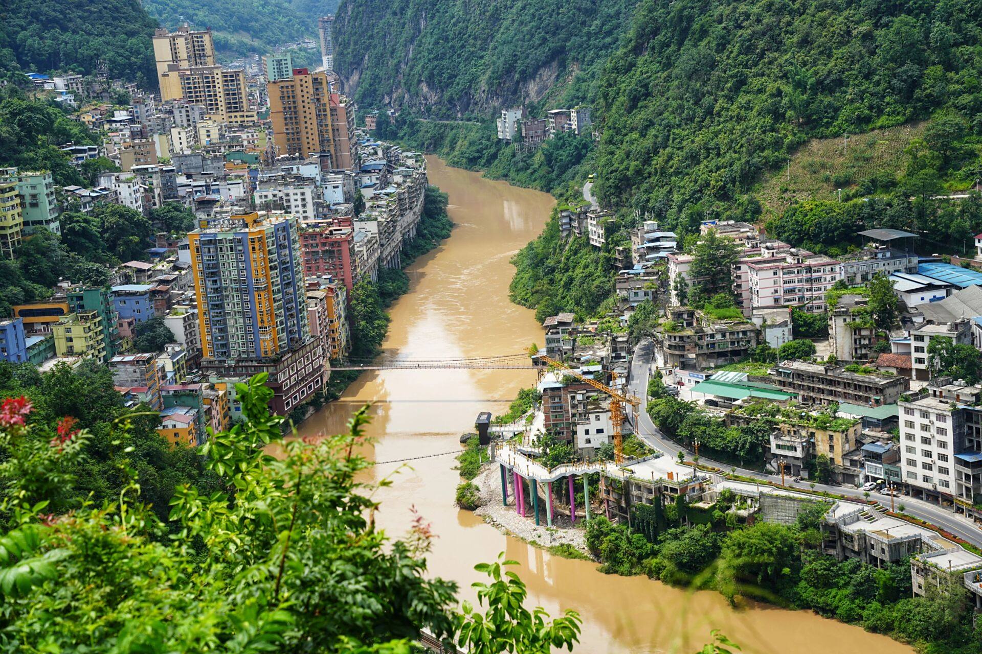 中国最窄的县城-昭通市盐津县 整个县城只有一条路,对路痴友好 最窄的