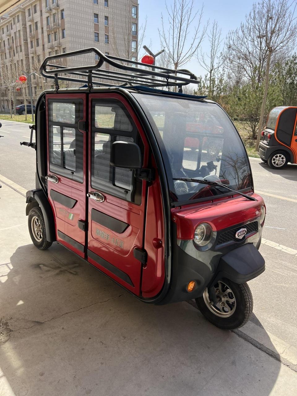 新到富鑫洋电动三轮车,仅行驶2000公里,双锂电续航一百多里地,里外9成