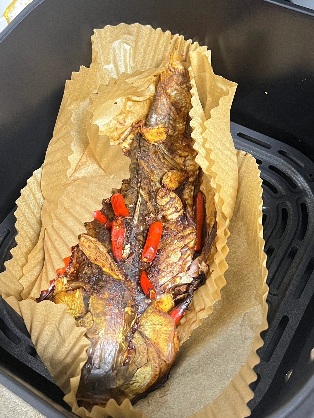 空气炸锅之白眼鱼 简单腌制一下,180度正反面各十分钟,别说还挺嫩.