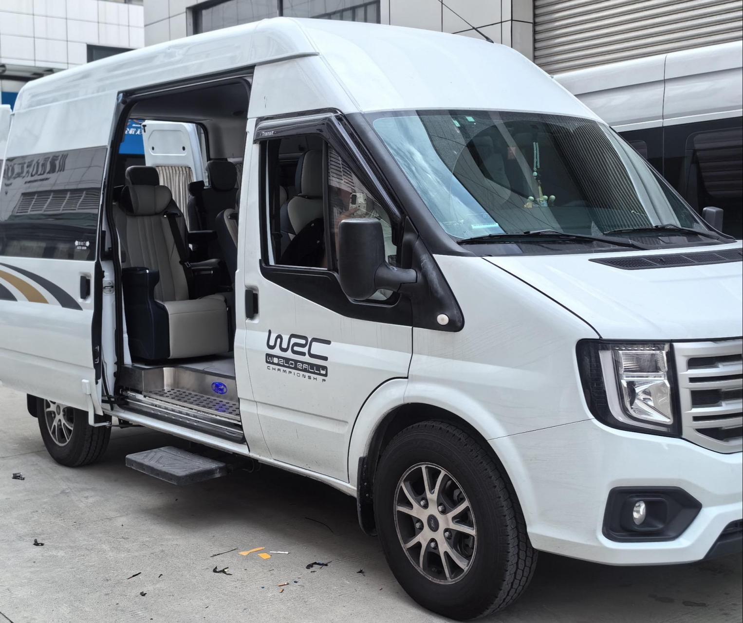 江铃gmc九座豪华保姆车升级成功.