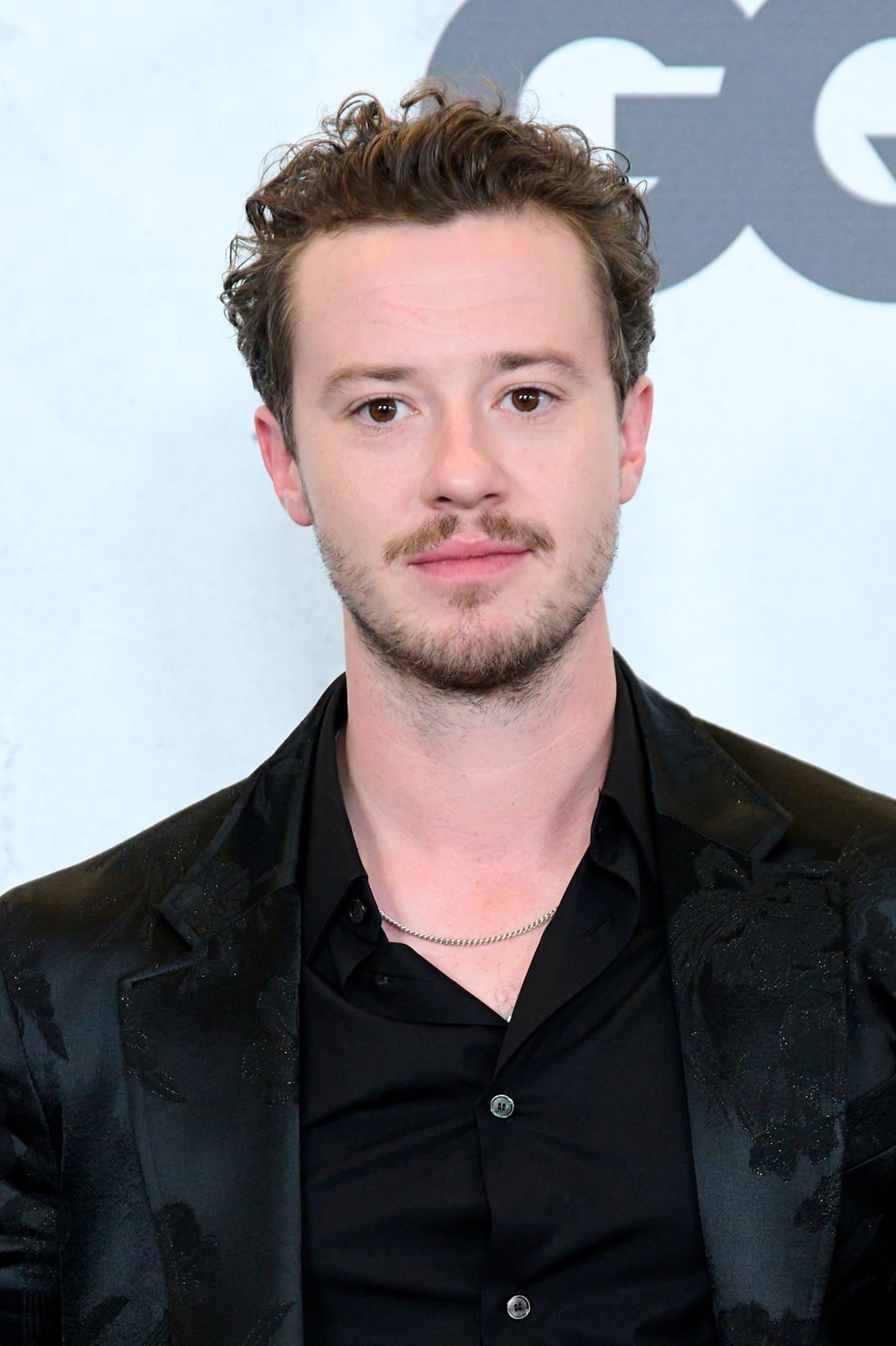 约瑟夫·奎恩亮相「gq」年度人物马德里盛典,真的是红气养人,感觉他