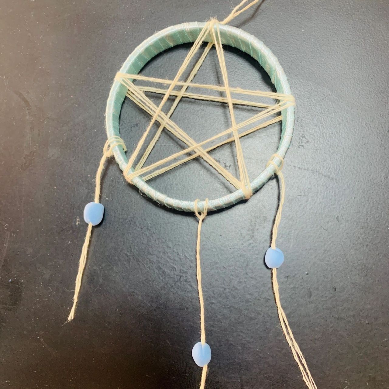 闲置口罩手工:亲子diy捕梦网风铃92变废为宝   宝宝说最近做不好的