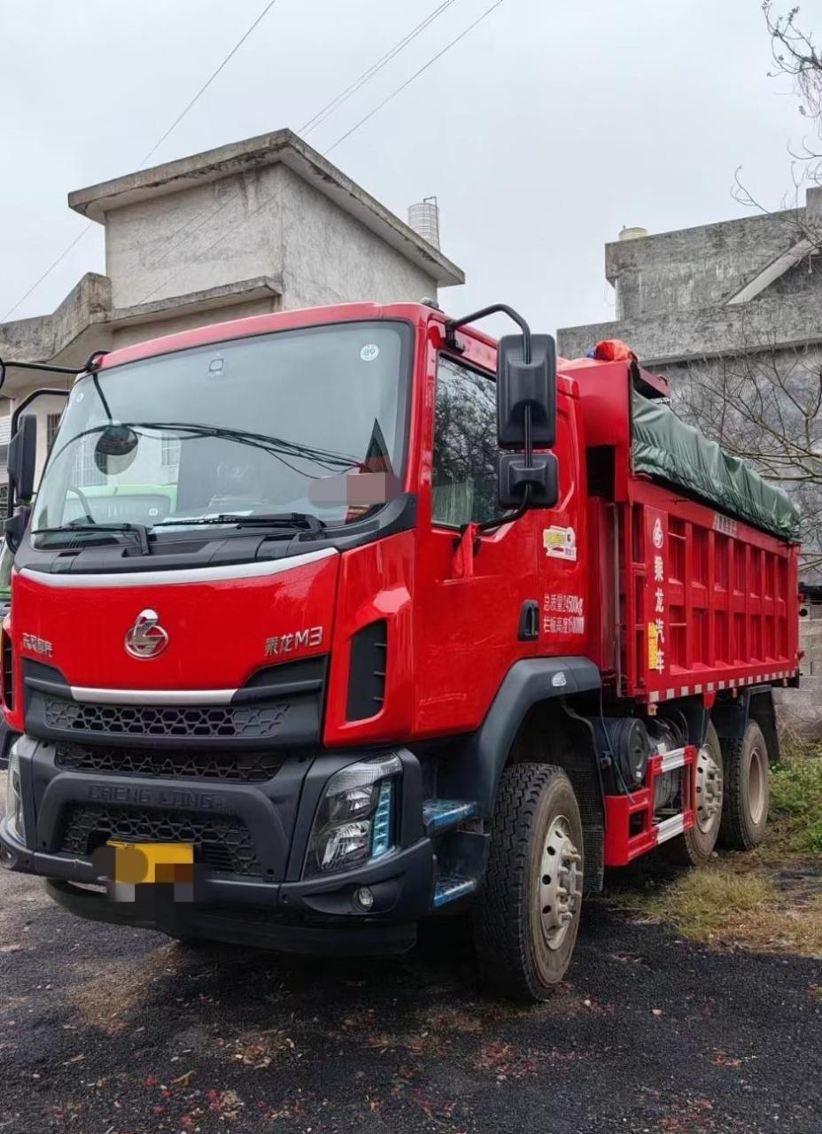 柳汽乘龙,前二后六自卸提升桥, 24年1月上户,6缸245马力,4.5米长 高1.