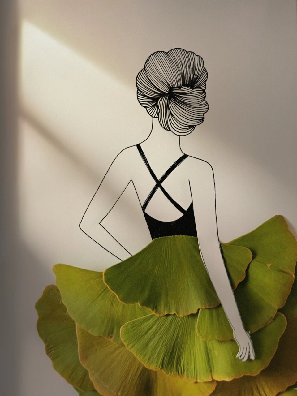 树叶贴画《芭蕾舞女孩》