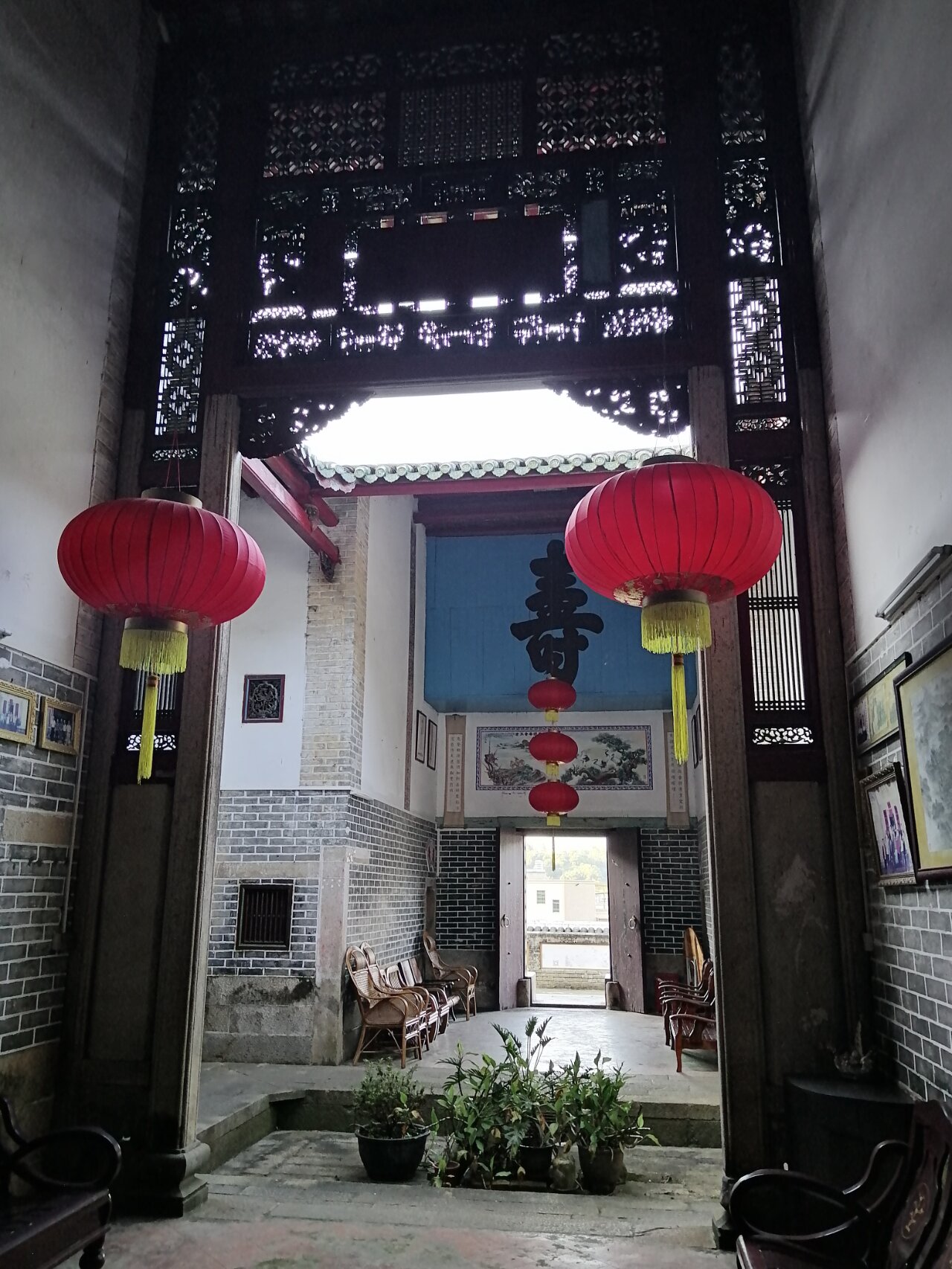 广东省紫金县德先楼 德先楼位于广东省河源市紫金县南岭镇高新村,始建