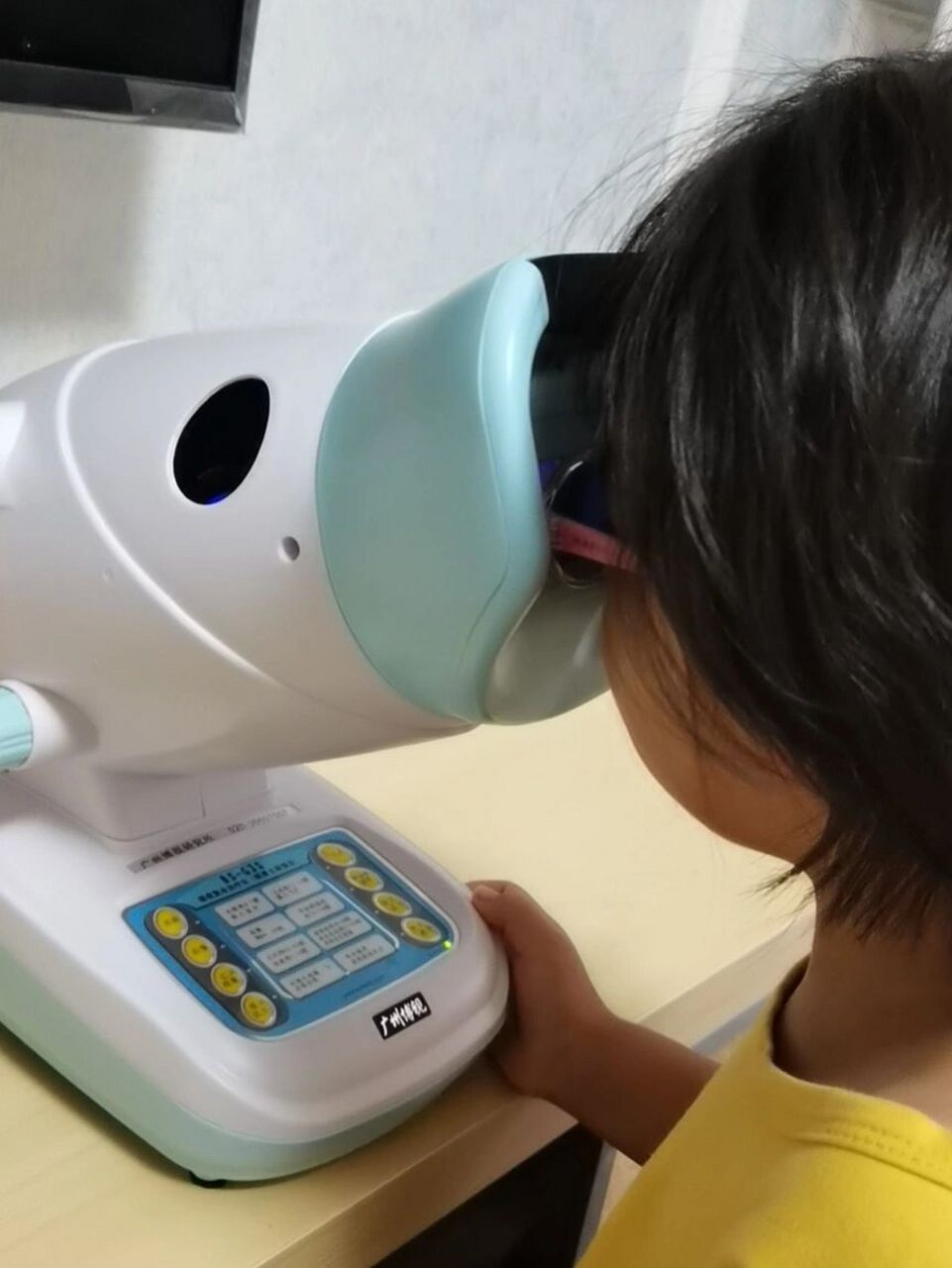 弱视眼部治疗仪 闺女三岁半查出左眼弱视加远视400度,崩溃后打起精神