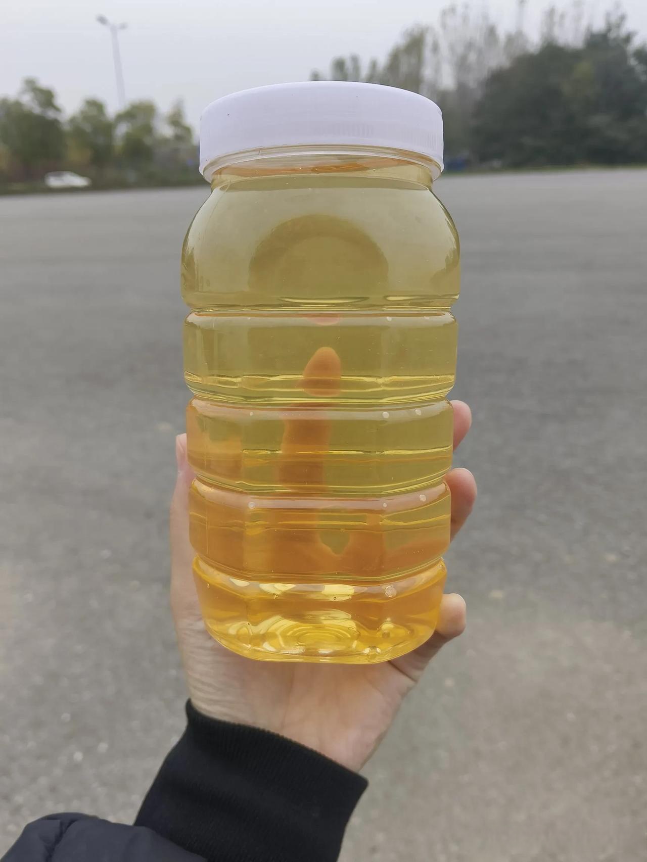 自家养的蜂蜜怎么样才能变软(自家养的蜂蜜能直接吃吗)
