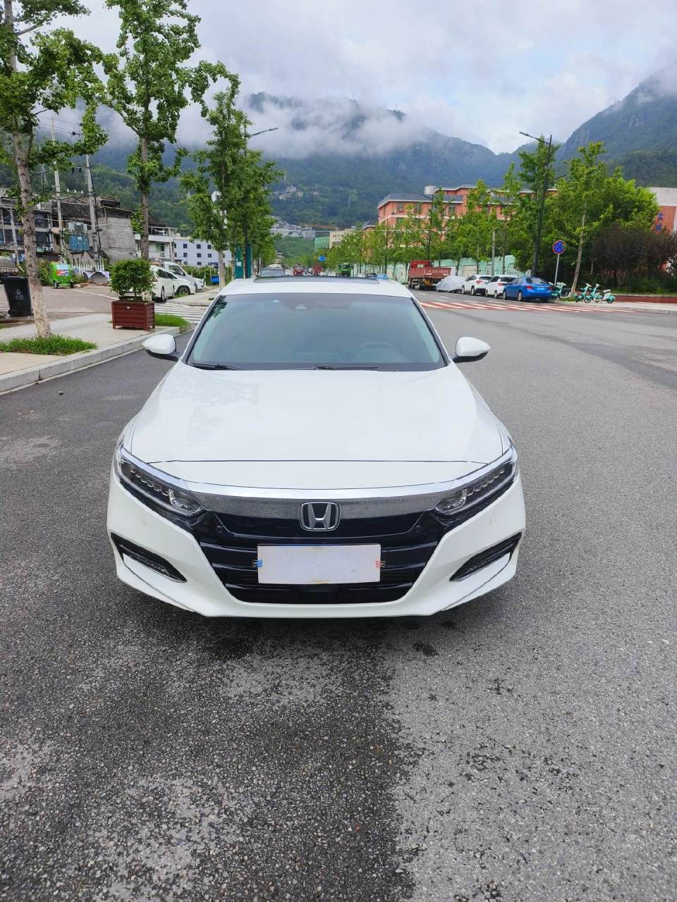 2021年本田雅阁260星空限量版 一手车 无钥匙一键启动 自动天窗 大屏