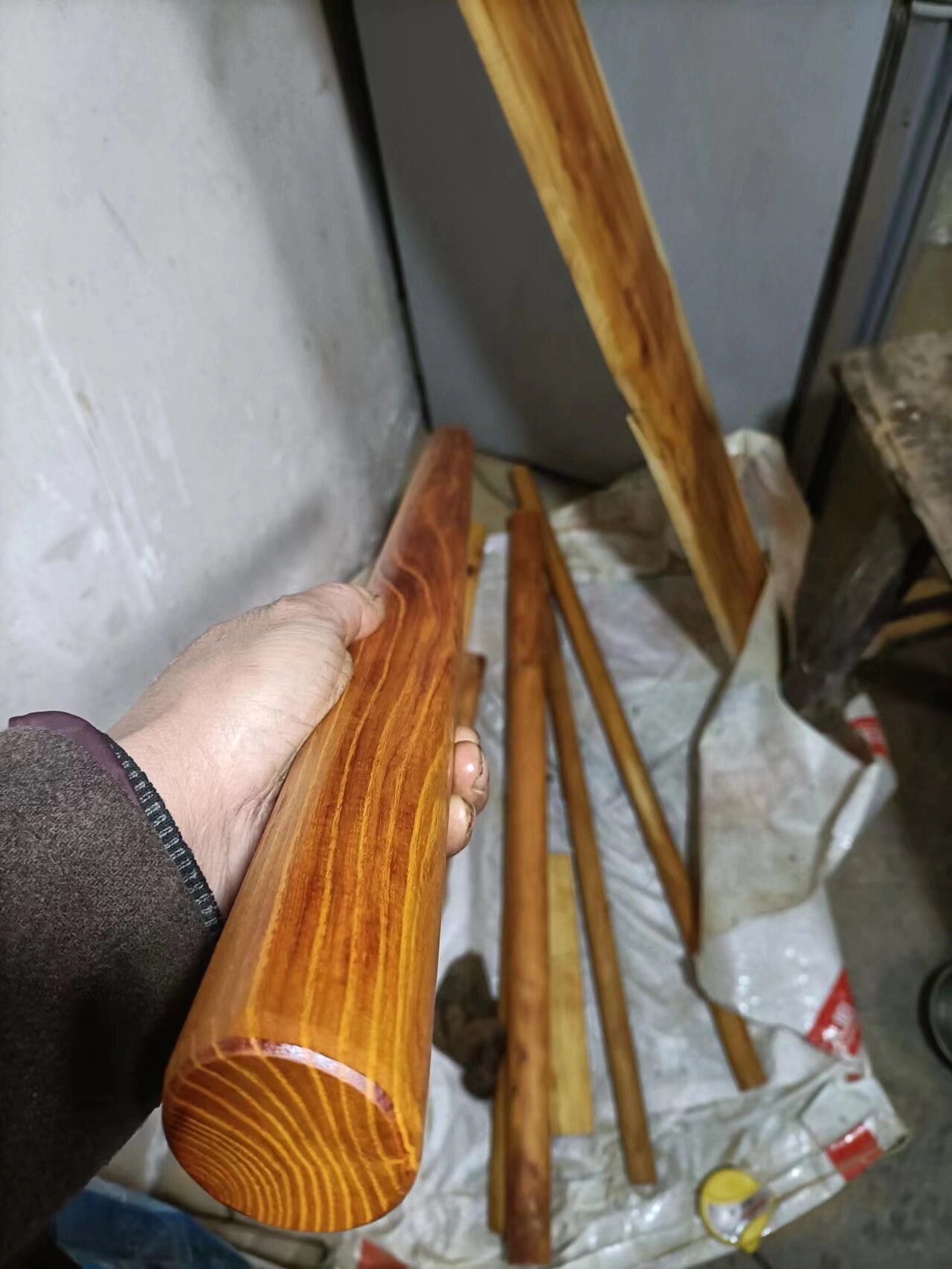 柘木称为黄金木帝王木武术棍