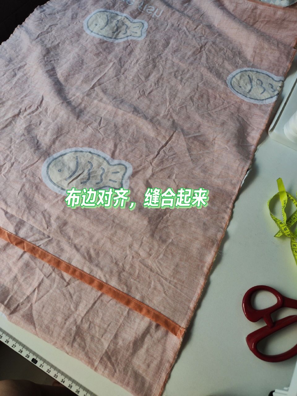 信封枕套怎么做 最近在研究做床品,简单记录一下信封枕头套的做法 1.