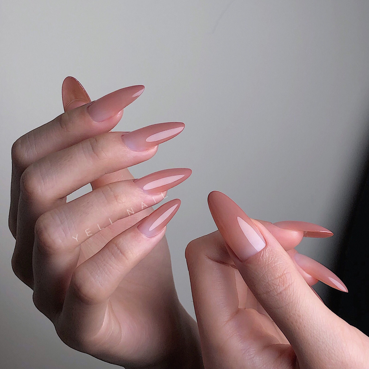 气质裸色系美甲