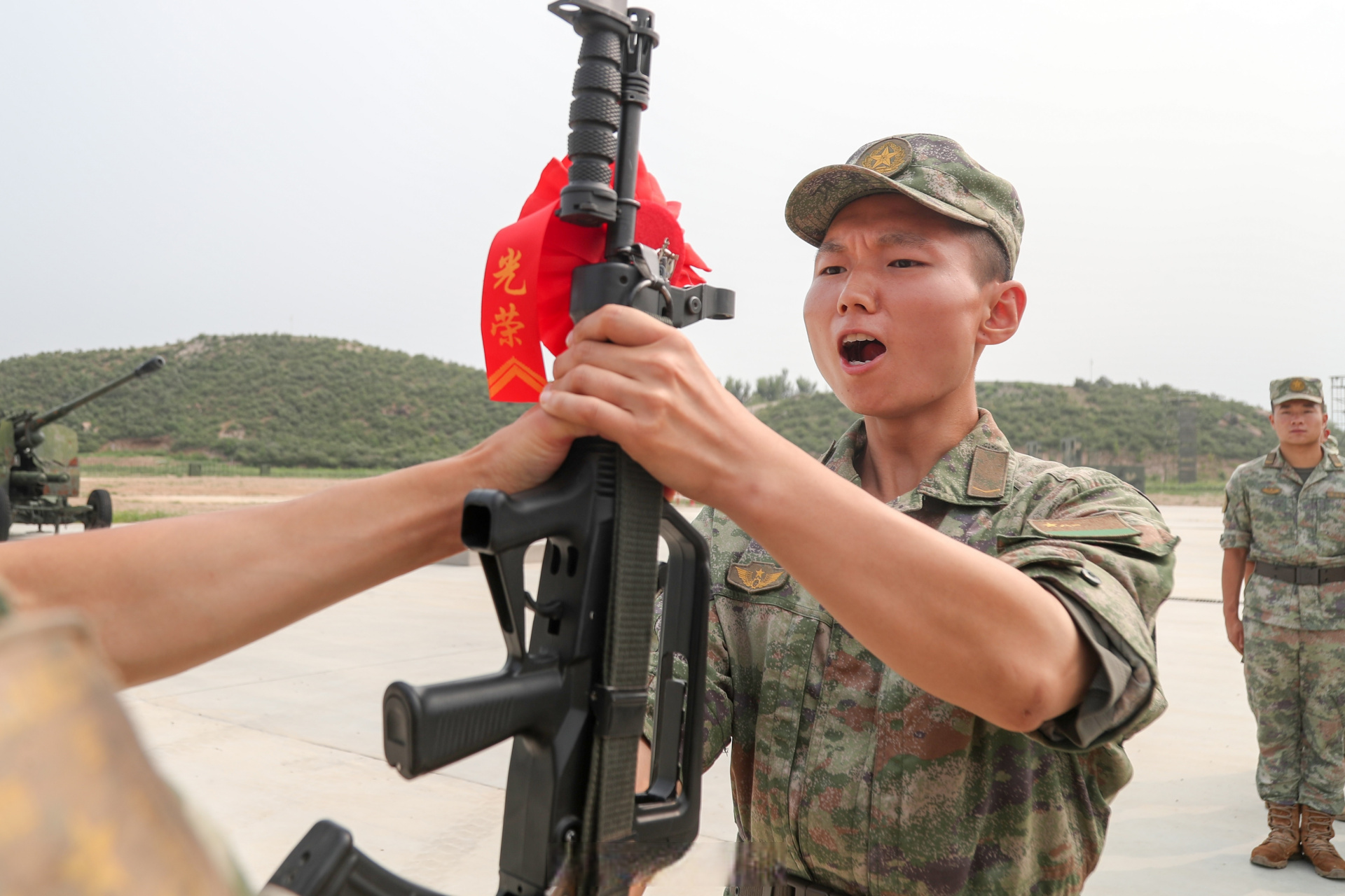 能!"近日,中部战区陆军第82集团军