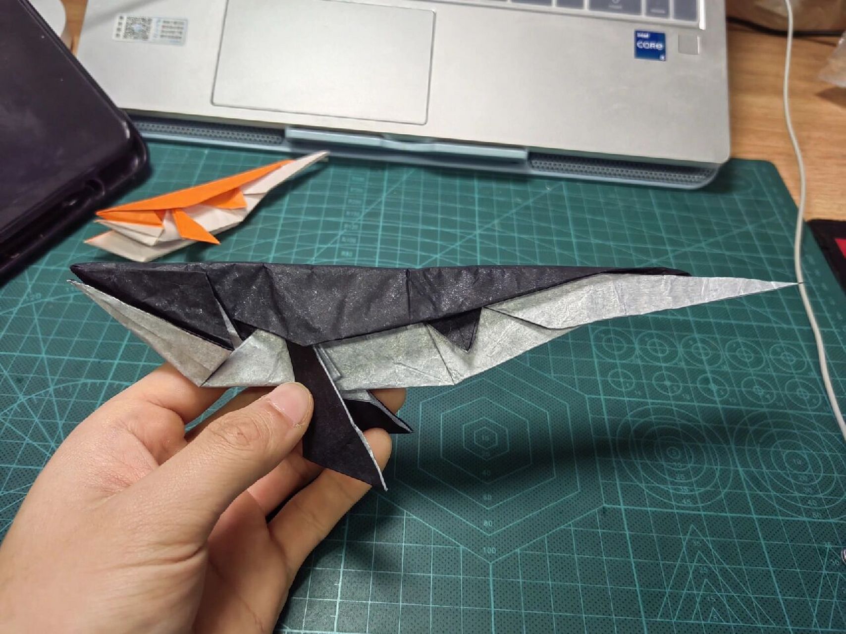 没有男生能拒绝一只超级帅的折纸沧龙!