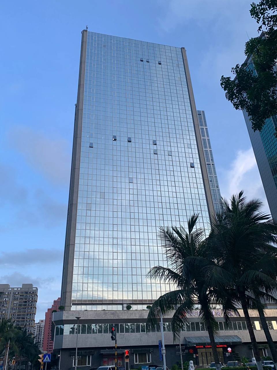 曾经的海南第一高楼南洋大厦 1992年南洋商业银行投资建设的海南第一