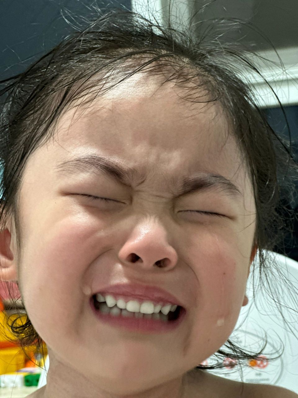 让人心疼的表情包 99拉粑粑的时候把卡子掉进了厕所 "呜～～这可是