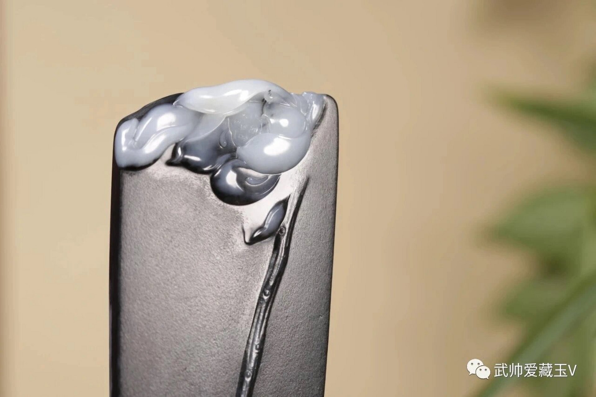 青花山料多产自与青海格尔木叶城,青花籽料则产自于新疆卡拉喀什河