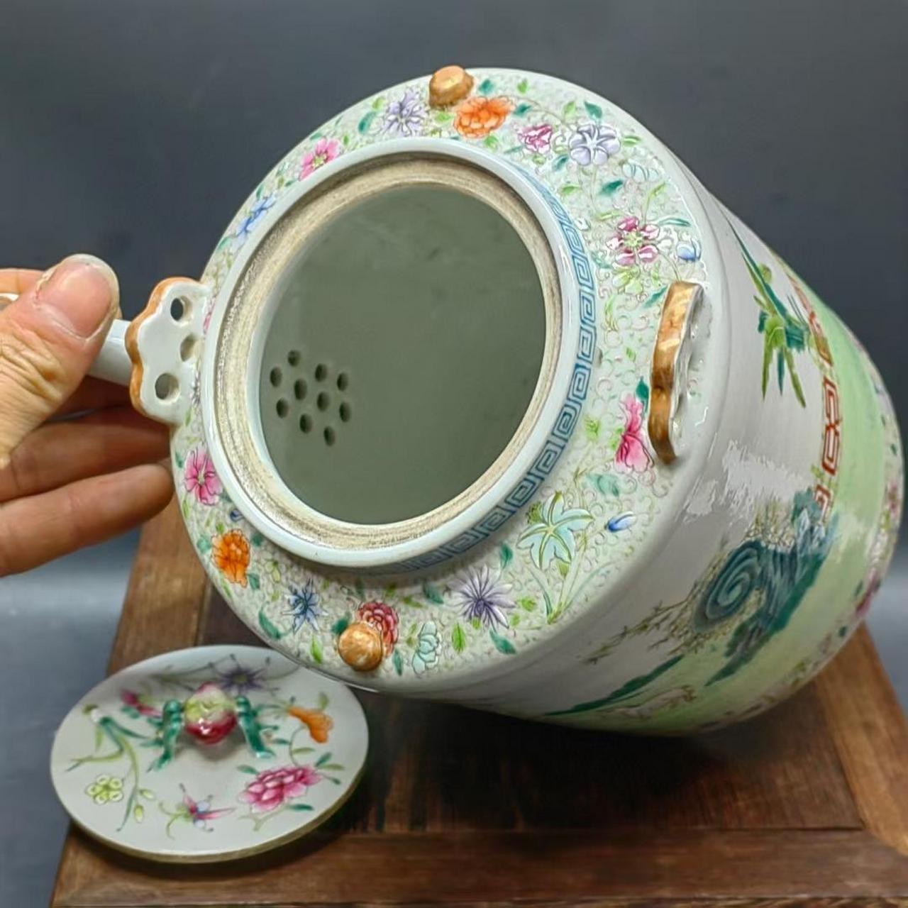 民国麟趾呈祥底款享有民国官窑之称