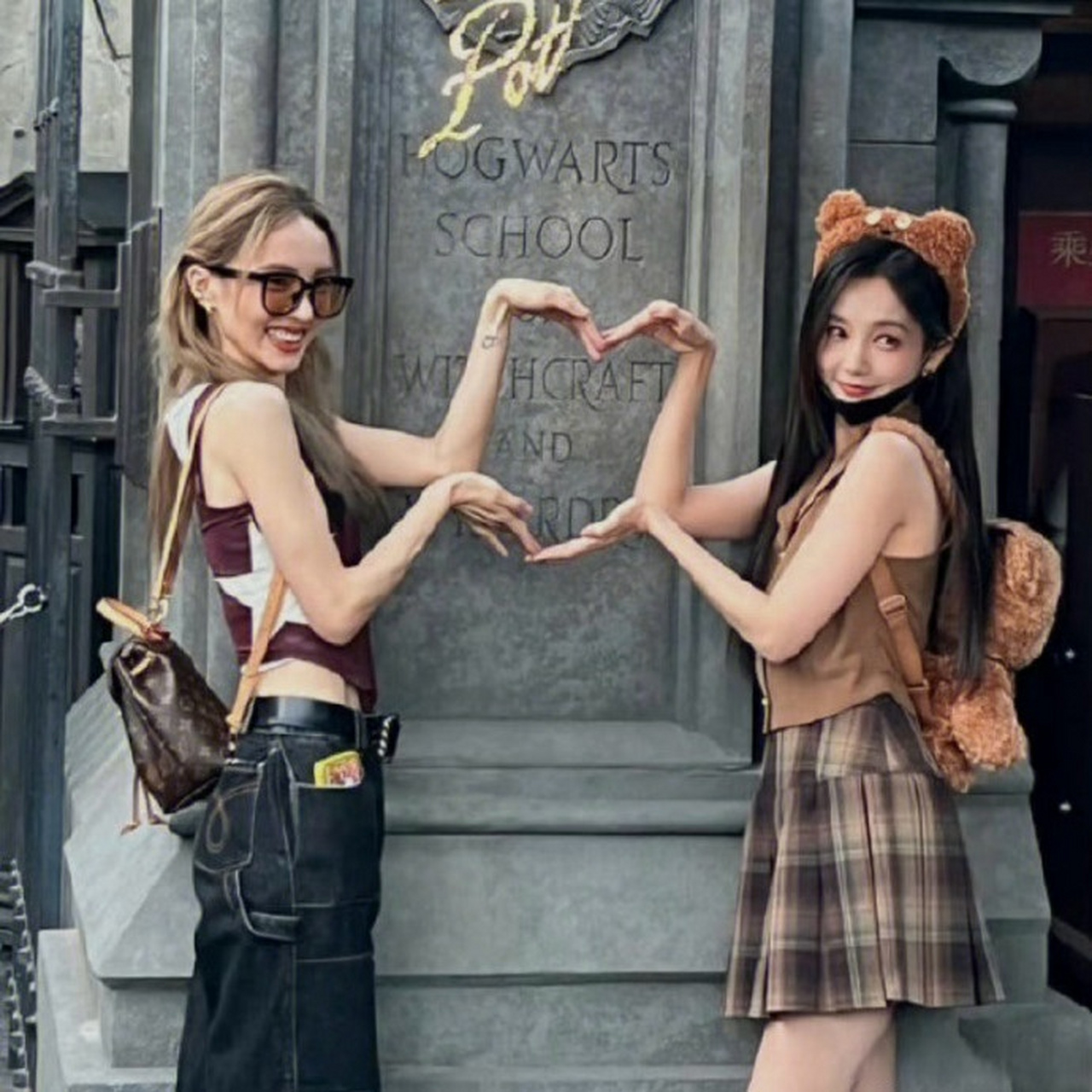 李一桐50亿女主,金晨却仍在古装剧中打转,孤注一掷的差距何以如此悬殊
