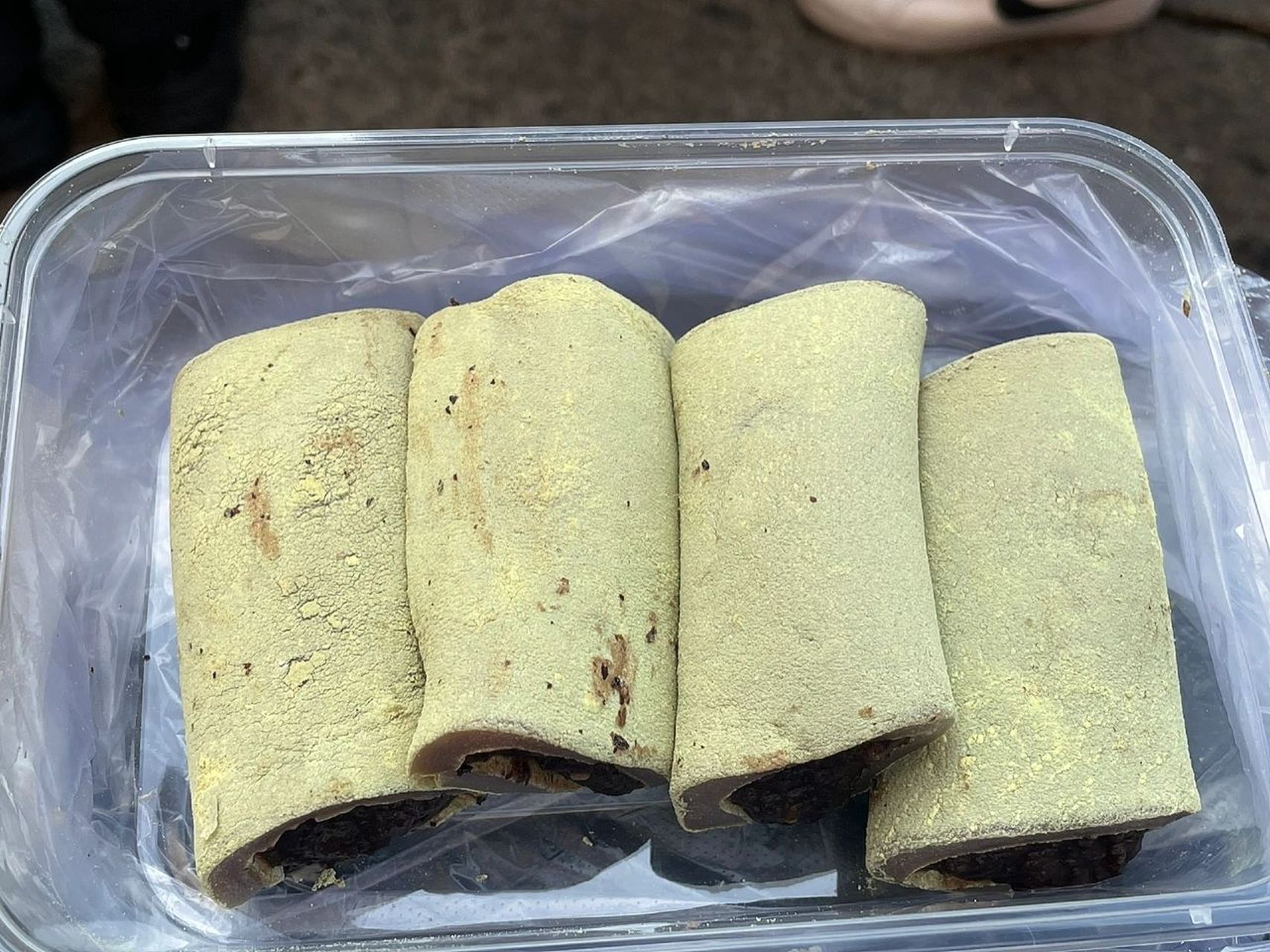 临海乌饭麻糍保质期这么短嘛 昨天买了2盒乌饭麻糍 想着带回家吃 晚上