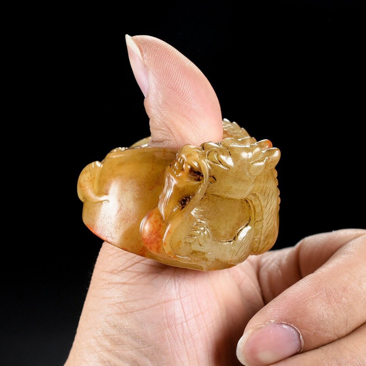 古玉老玉和田玉 盘龙扳指 古玉老玉和田玉 盘龙扳指#古玉老玉##和田玉