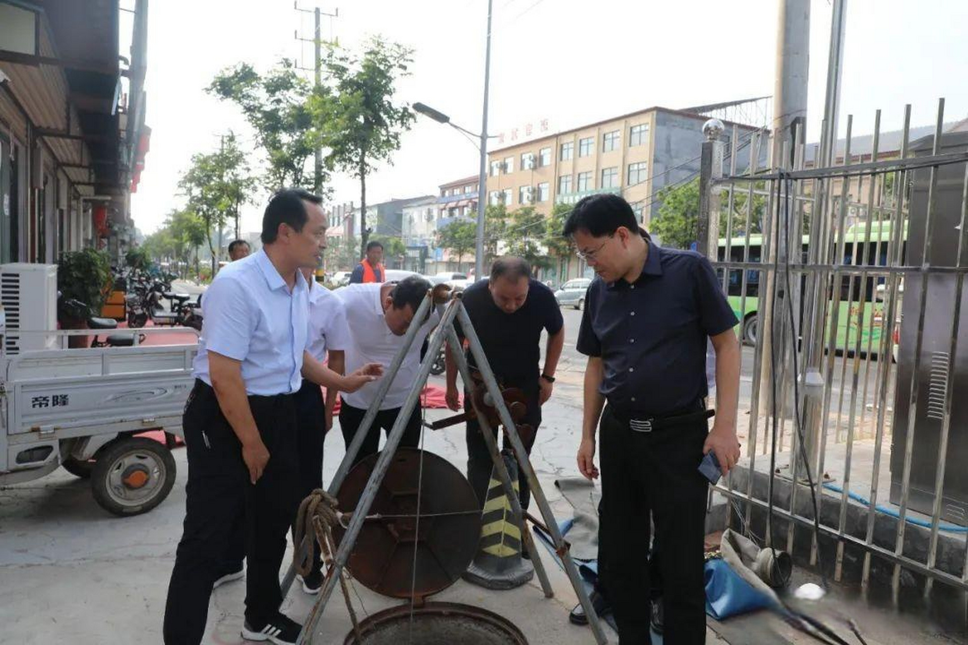 原阳县委副书记,县长郭新杰一行督导检查防范应对5号