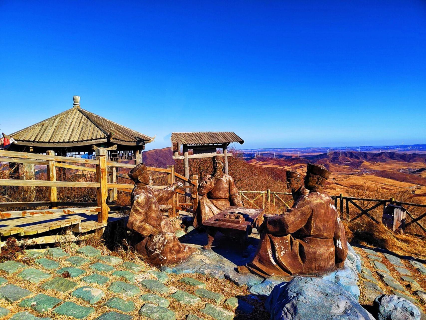 巴尔虎山,是沈阳市最高山峰,海拔427米.位于康,法两县境内.