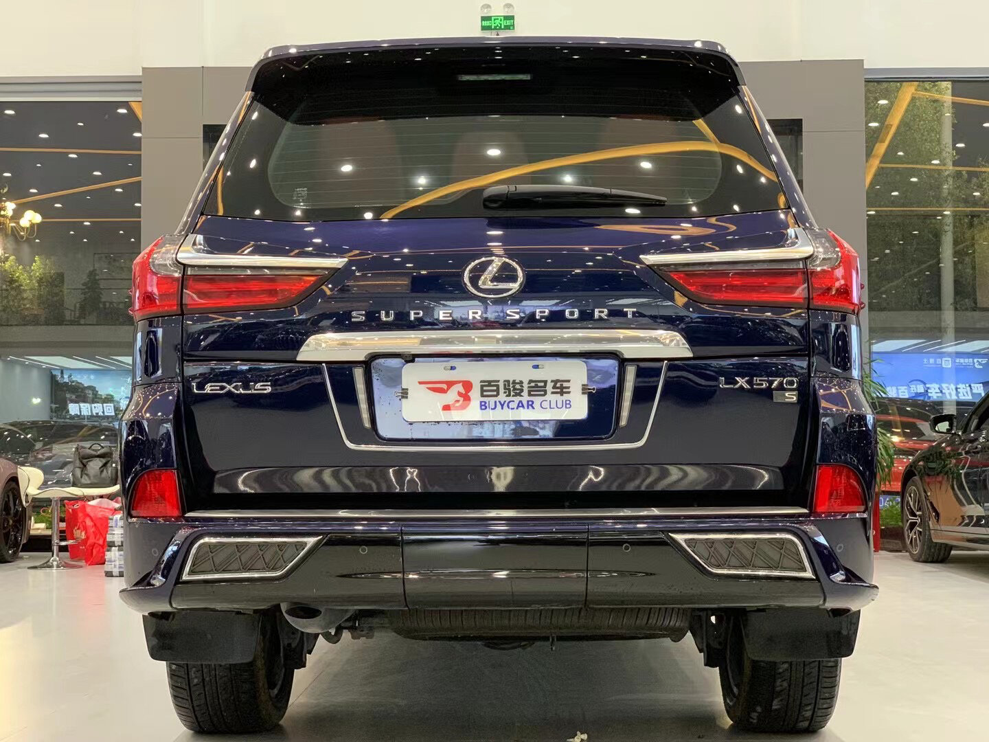 19年3月雷克萨斯lx570,中东巅峰特别版,绝版5700大自吸,底盘升降,8座