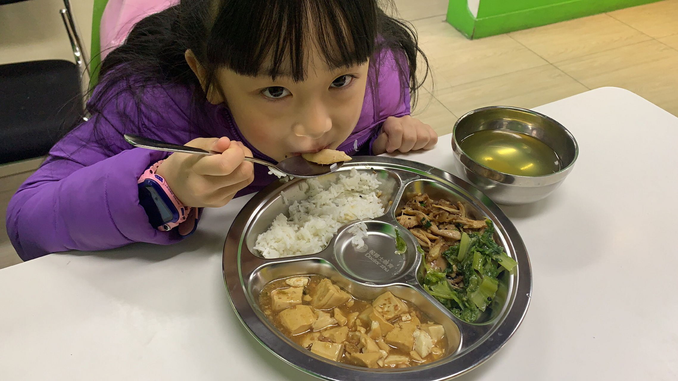 今天来谈谈托管班小饭桌需要哪些证件? 托管机构要办理什么证件?