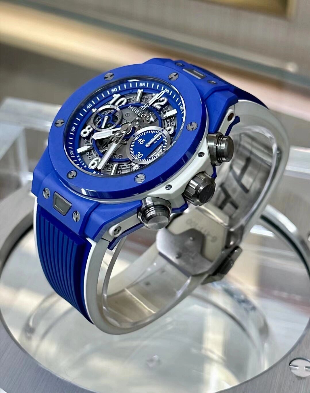 45表径 蓝色陶瓷表圈 镂空蓝色表盘 自动机械男士腕表 宇舶掷瓶礼起航