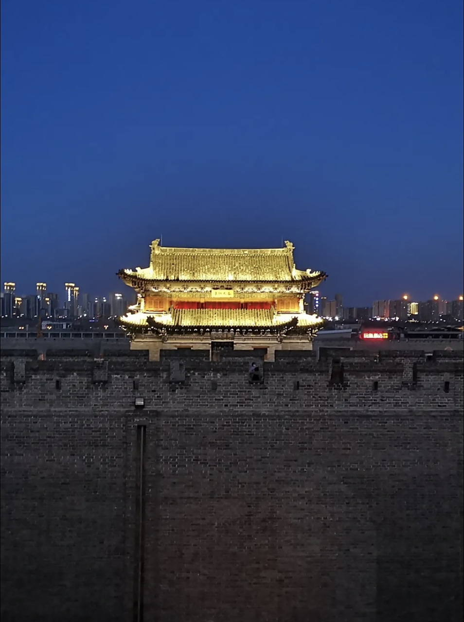 大同古城夜景 带给你不一样的夜生活 大同最有历史特色最值得逛的地方