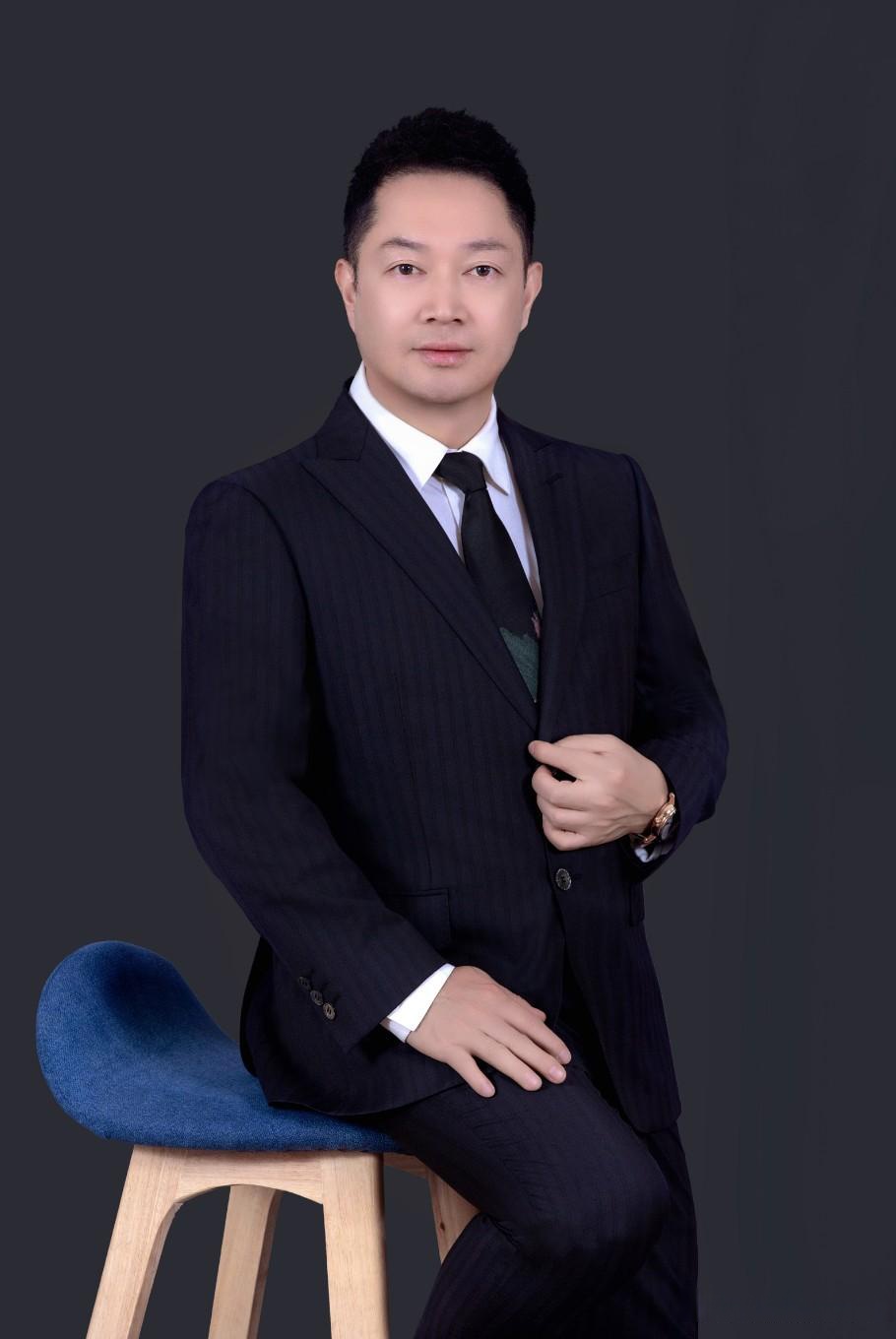 茂商人物简讯:潘康虎,这位来自广东茂名的杰出人物,身兼数职