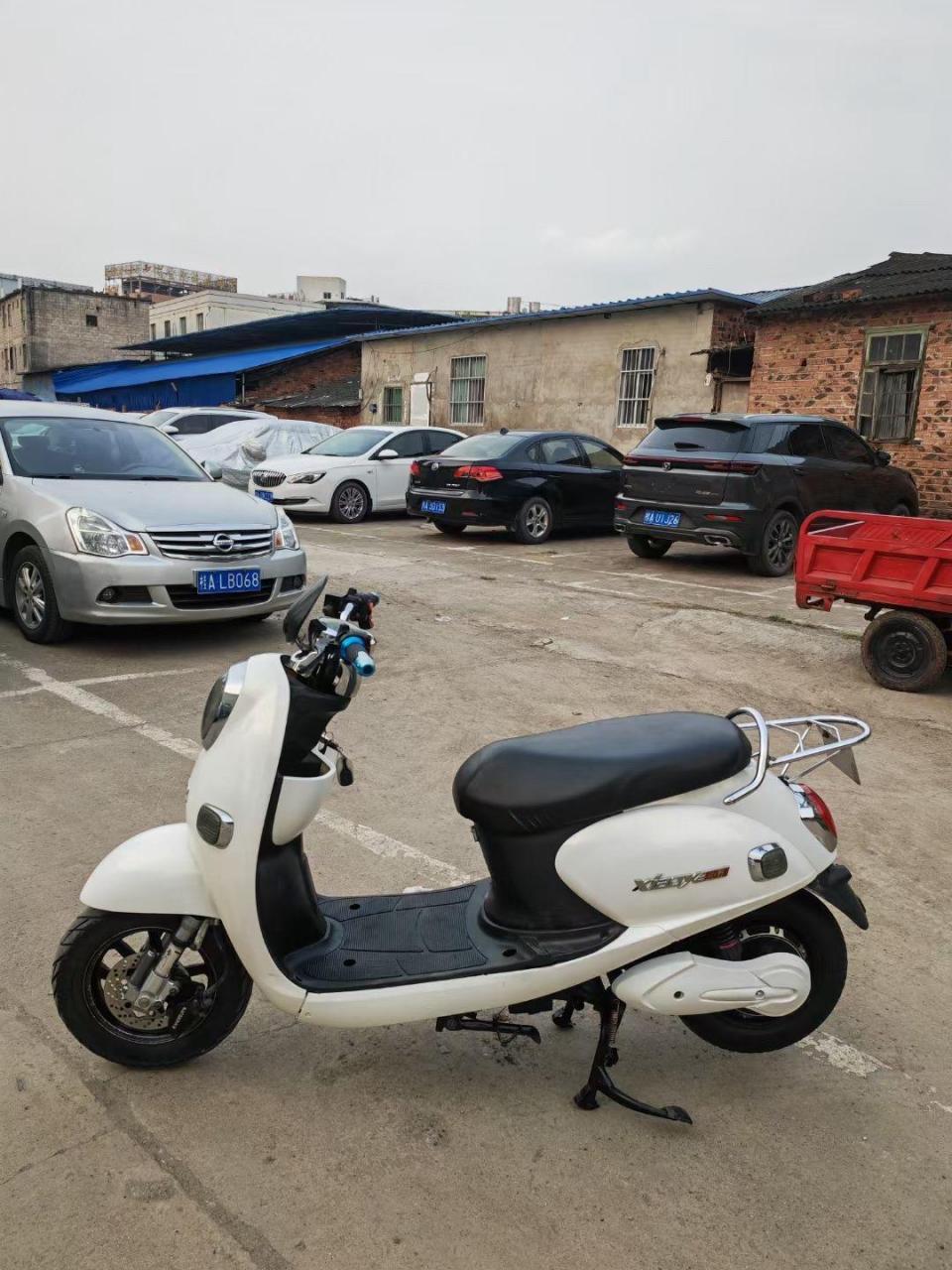 小野电动车,60伏,小绿牌,手续齐全,车容新保养好,有意者私聊!