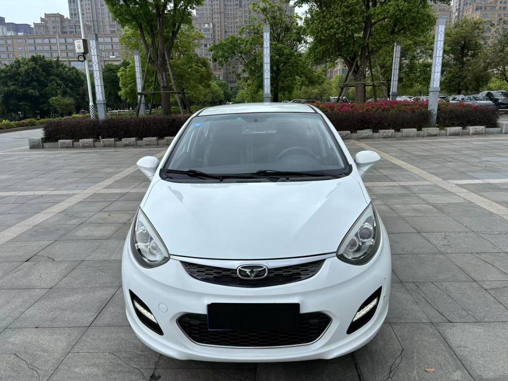 15年奇瑞凯翼c3 r功夫档,5万多公里,多功能方向盘,定速巡航,导航,双拼