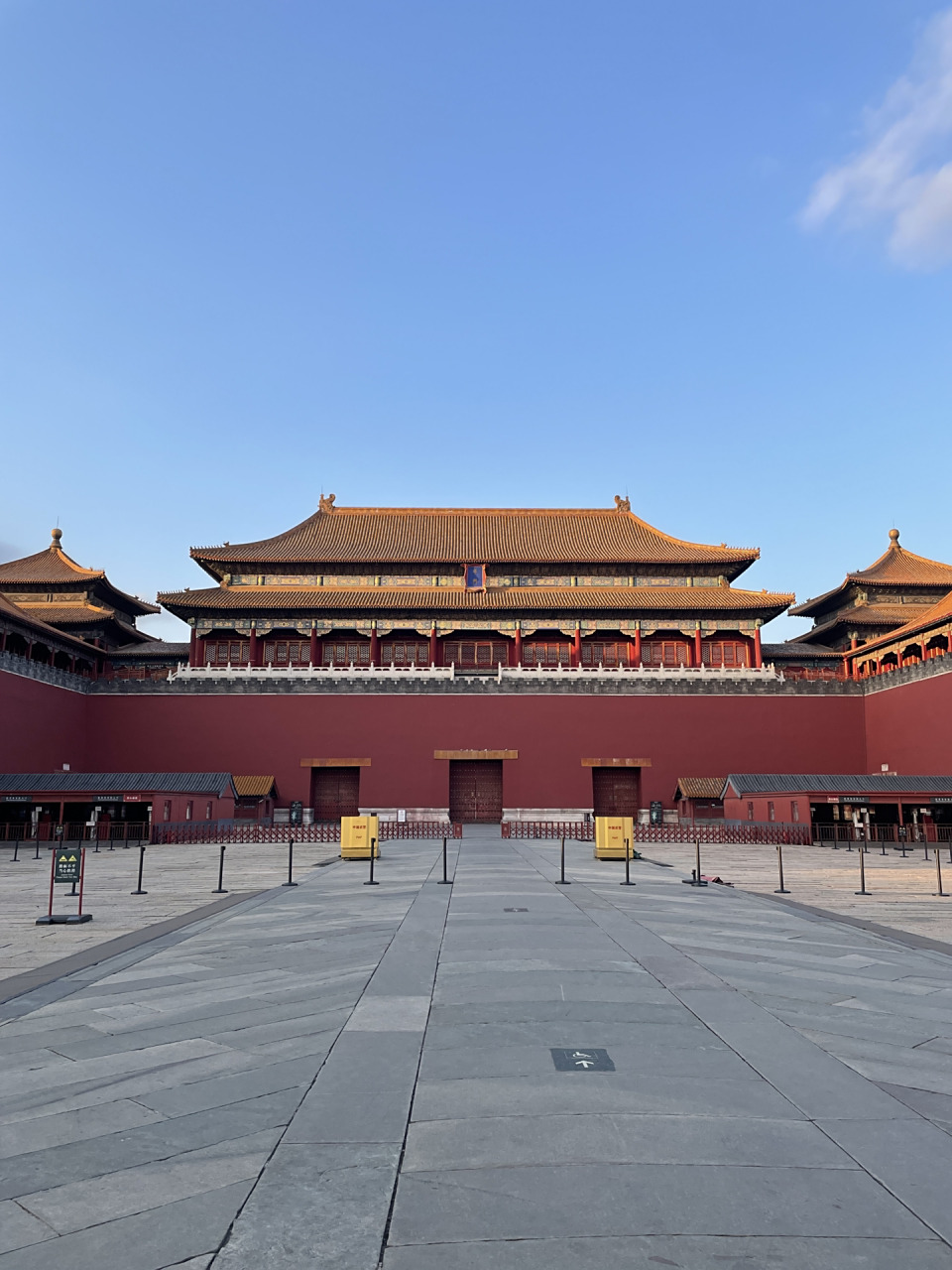 故宫博物院 午门 午门是紫禁城的正门,因居中向阳,位当子午,所以叫