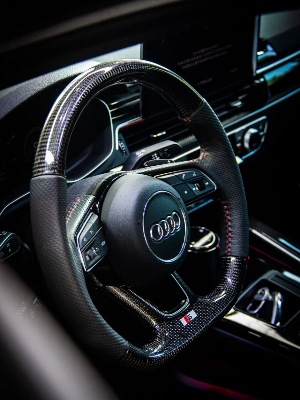 l装 8n卡钳 eterax高碳划线盘 koni变色龙避震,搭配银簧 碳纤维方向盘