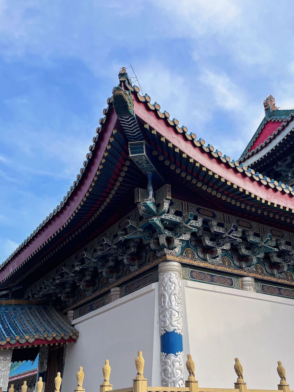 鄂尔多斯|蒙古源流影视城 蒙古源流旅游区坐落于一代天骄成吉思汗陵