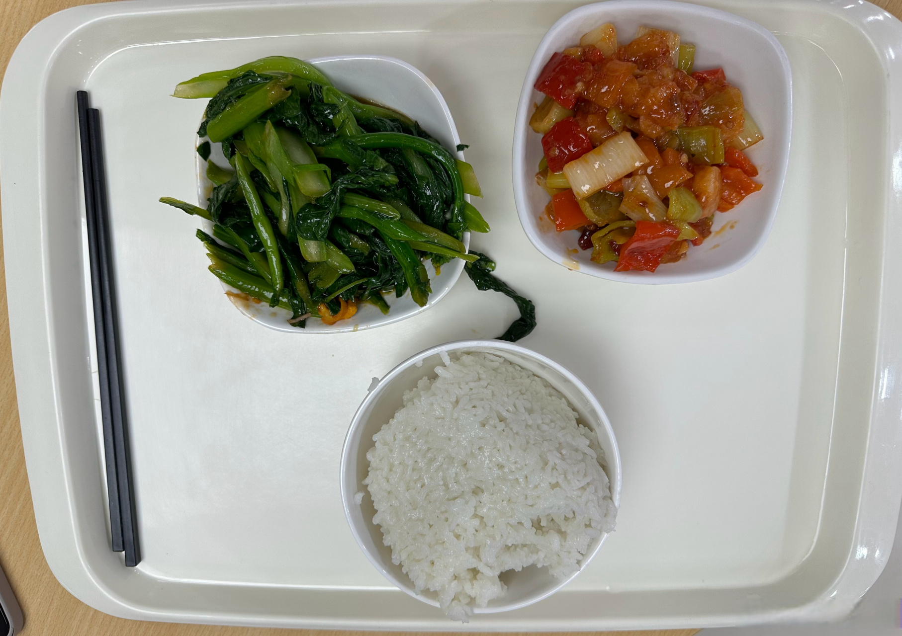 疫情过后物价上涨,医院食堂午餐31元.