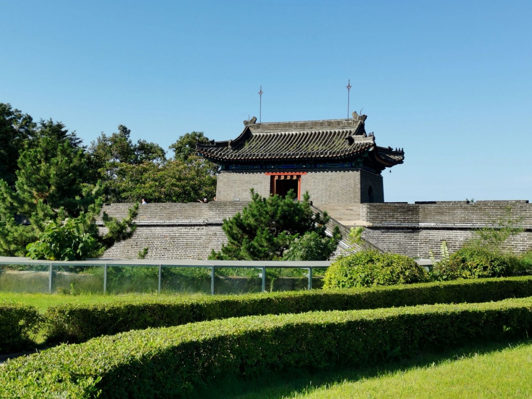 老龙头景区 老龙头景区位于河北省秦皇岛市山海关区的渤海之滨,是明