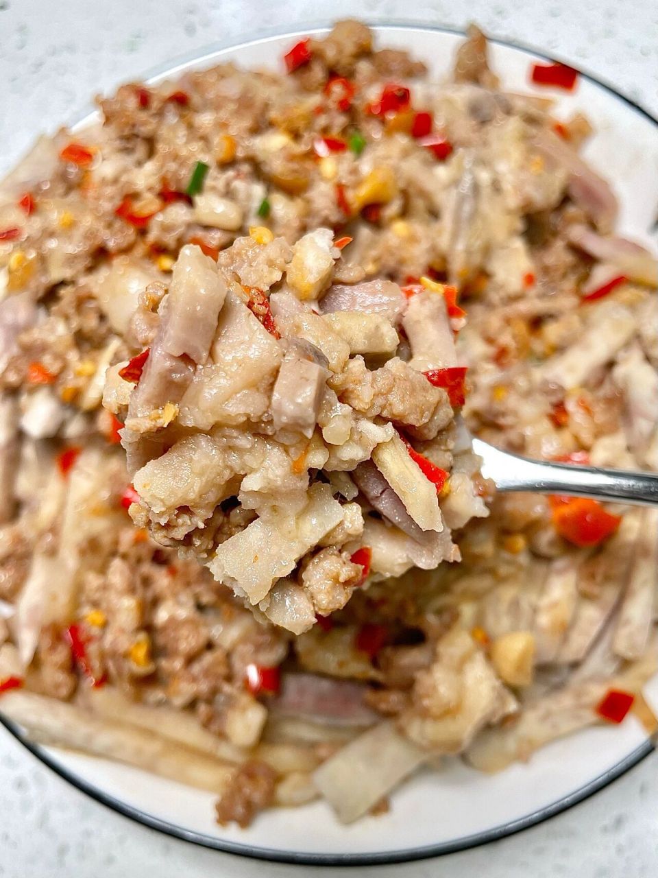 95食材: 97香芋丝,五花肉沫,红椒,剁椒,葱