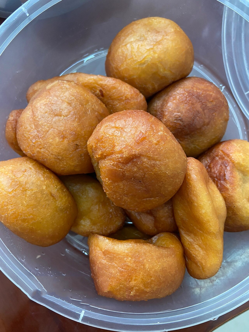 这应该算是厦门特色小吃吧 翔安炸枣 今天的下午茶是可咸可甜的翔安